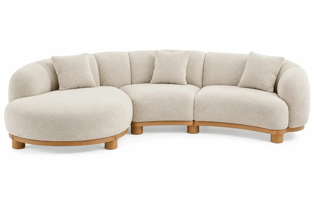 Sofá curvo tapizado de contorno redondeado, beige y marrón